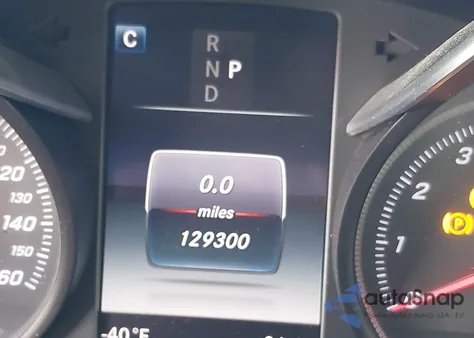 2018 Mercedes-Benz C 300 z USA, uszkodzony, nr VIN 55SWF4JB6JU251784